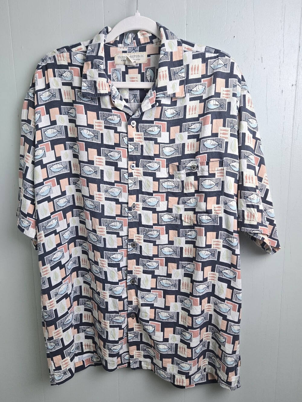 Island Republic Shirt Mens XL Blue Fish Graphic Rayon Button-Up Short Sleeve
